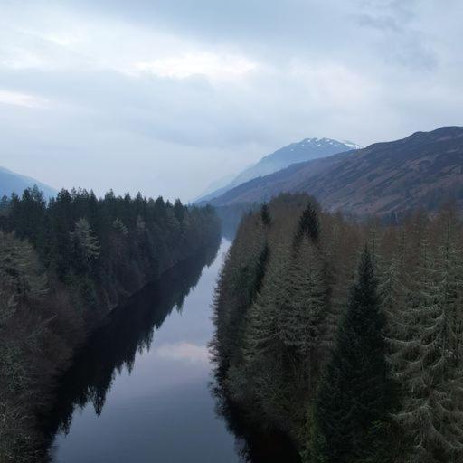 Great Glen Hostel Спийн Бридж Екстериор снимка