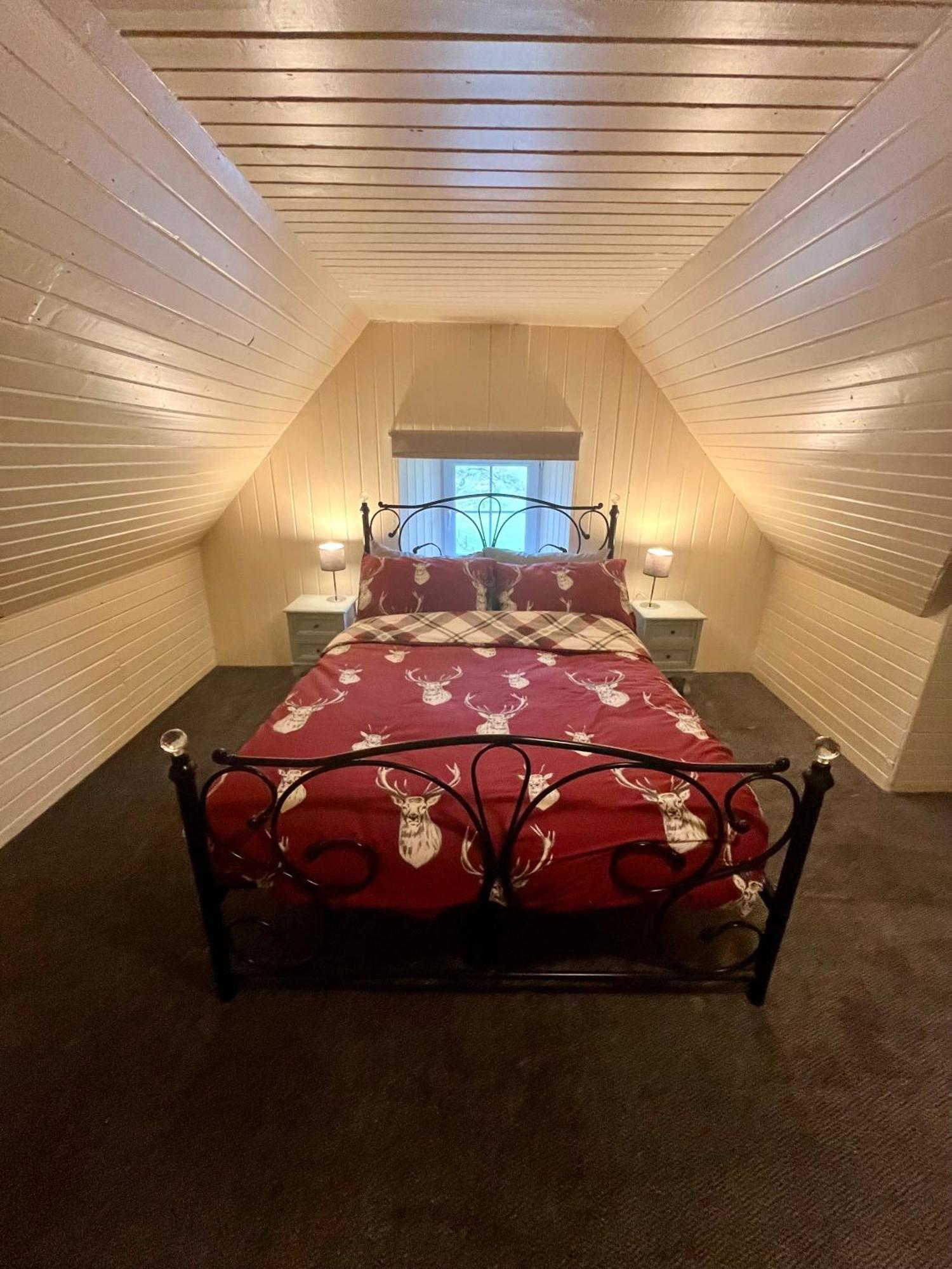 Great Glen Hostel Спийн Бридж Екстериор снимка