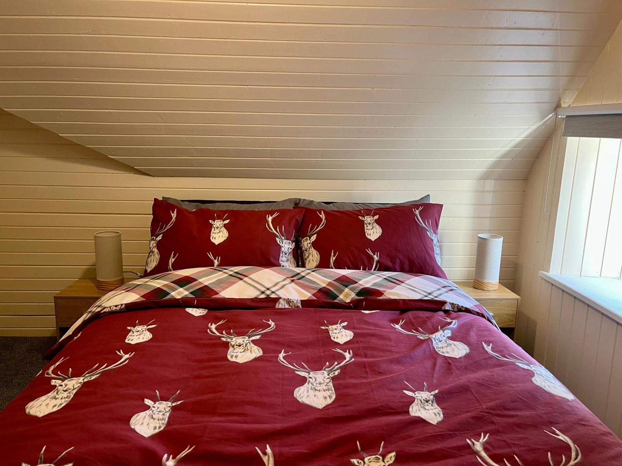 Great Glen Hostel Спийн Бридж Екстериор снимка